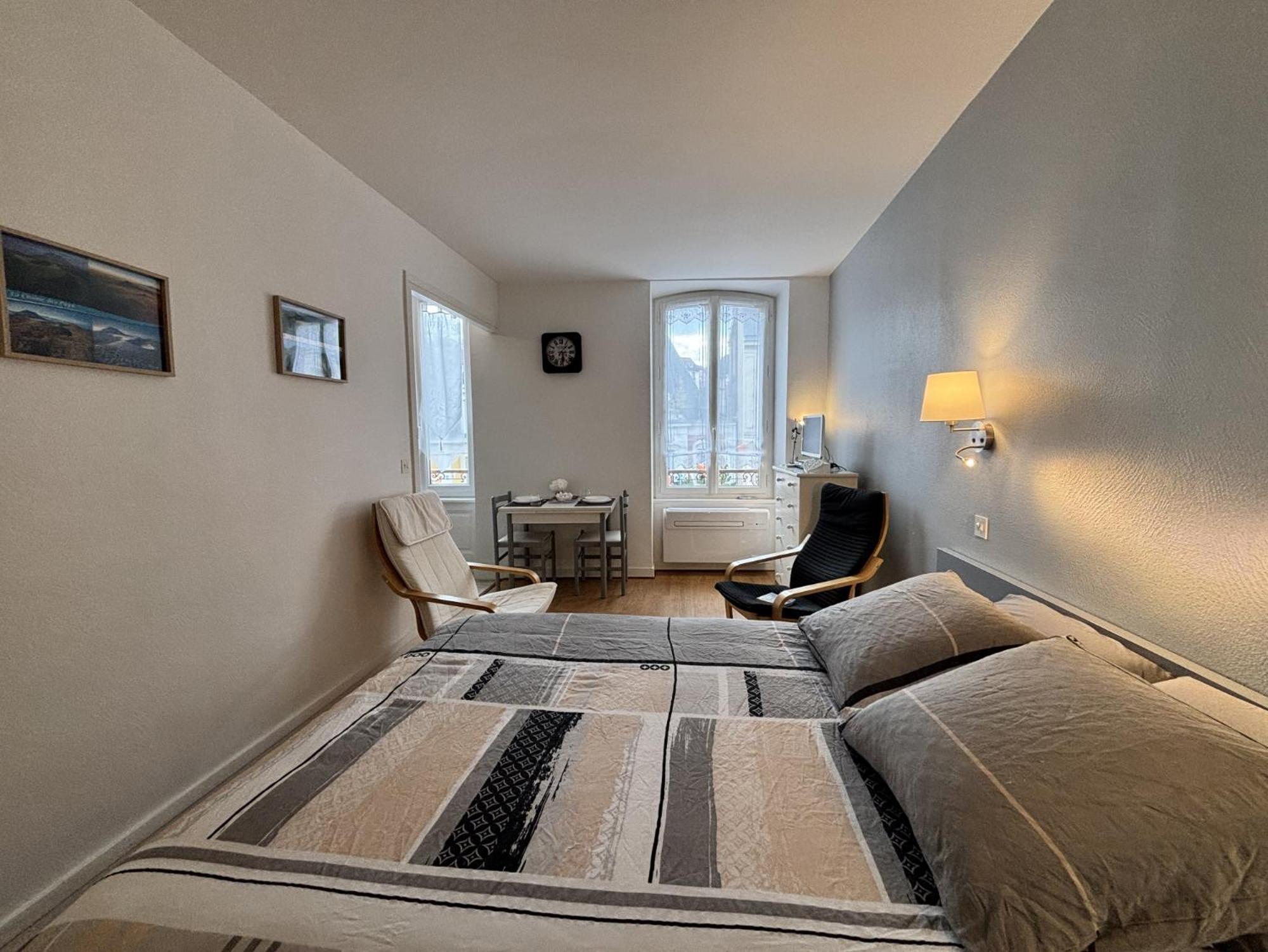 Le Sancy - Studio - 1 Lit - 2 Pers - Clim Châtel-Guyon Eksteriør billede